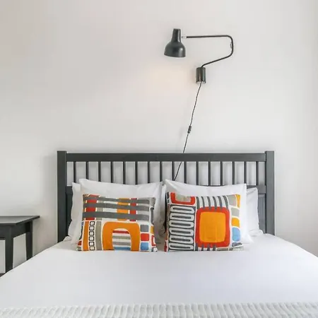 Charming City Center Apartment *