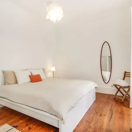 Charming City Center Apartment Lissabon